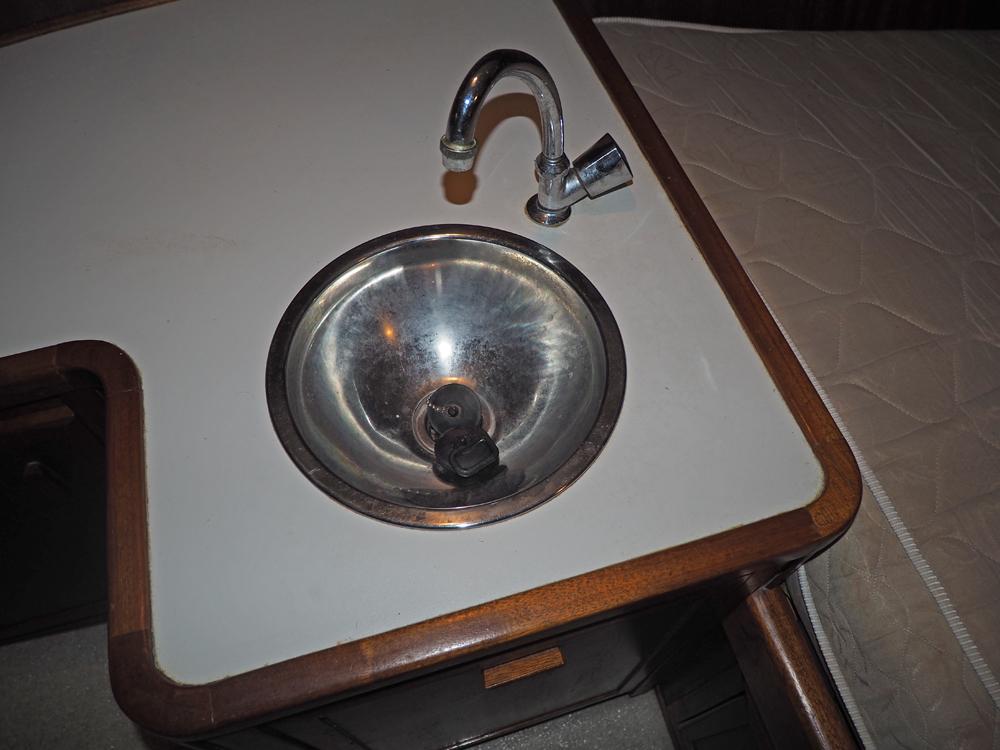 Aft cabin, Accommodation